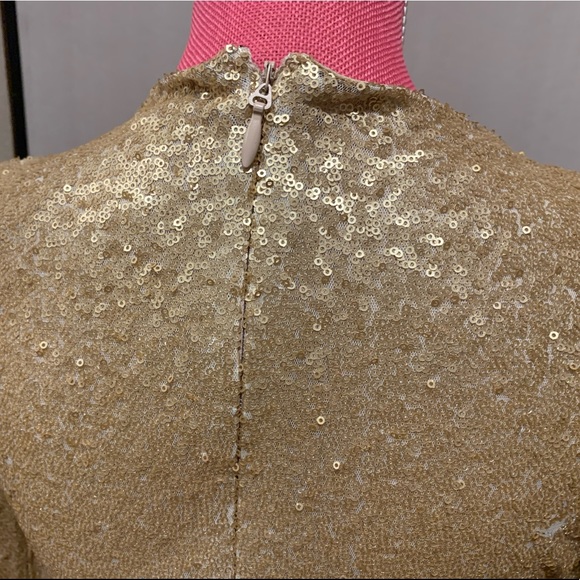 Sold 🎈Sequined open front low plunge gown gold size M - Picture 9 of 17